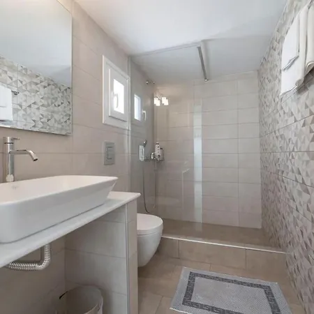 Apartment Yann House *