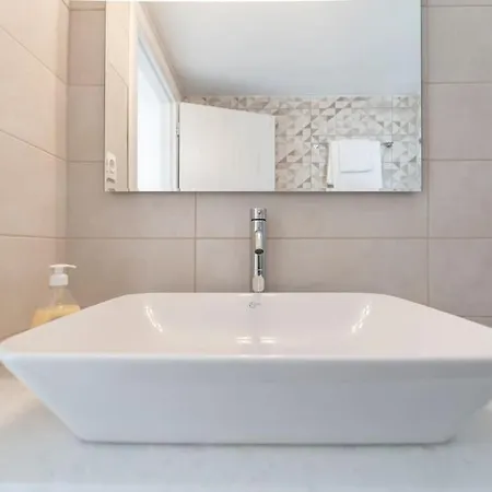 Yann House Imerovigli (Santorini)